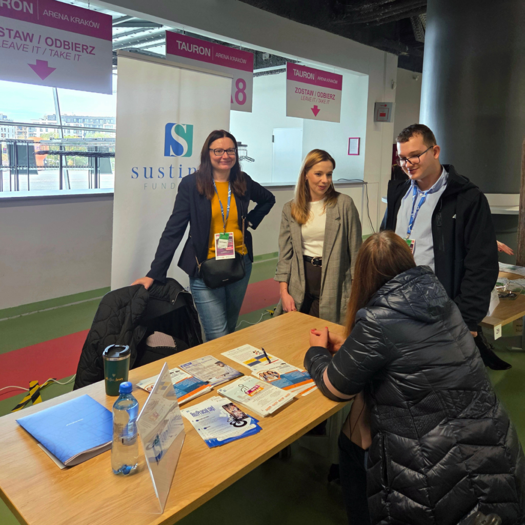 Reprezentanci fundacji przy stoisku